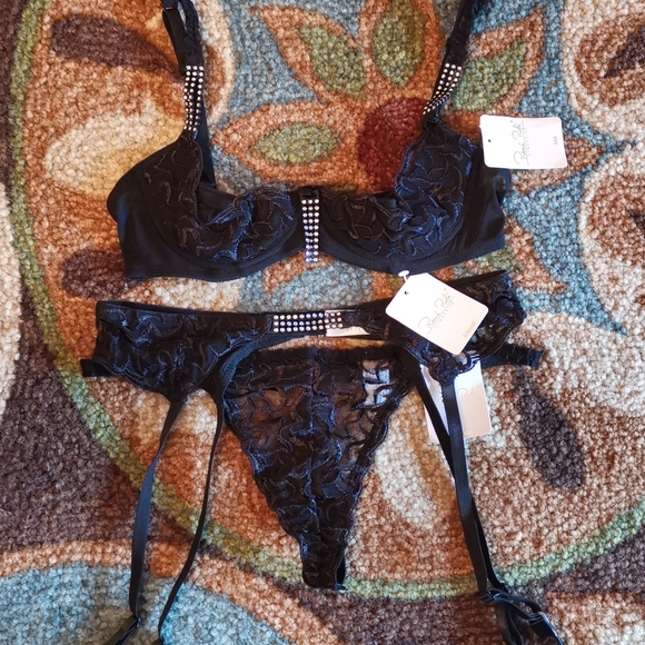 Rene Rofe Black Lace Half Coverage Bra - Picture 11 of 12